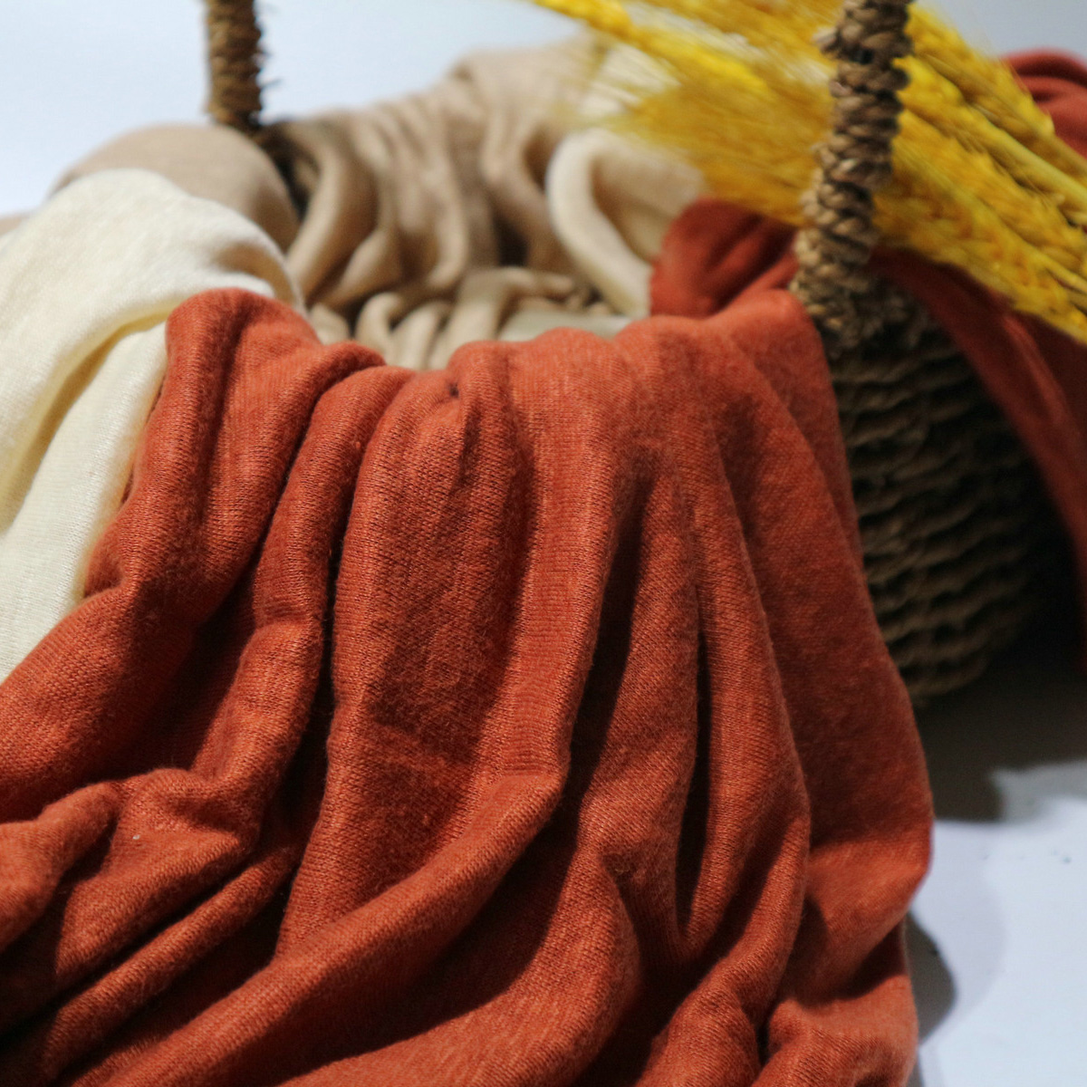 Knitted-Dyed-Coarse-Gauge-100-Linen-Single-Jersey-Fabric.webp